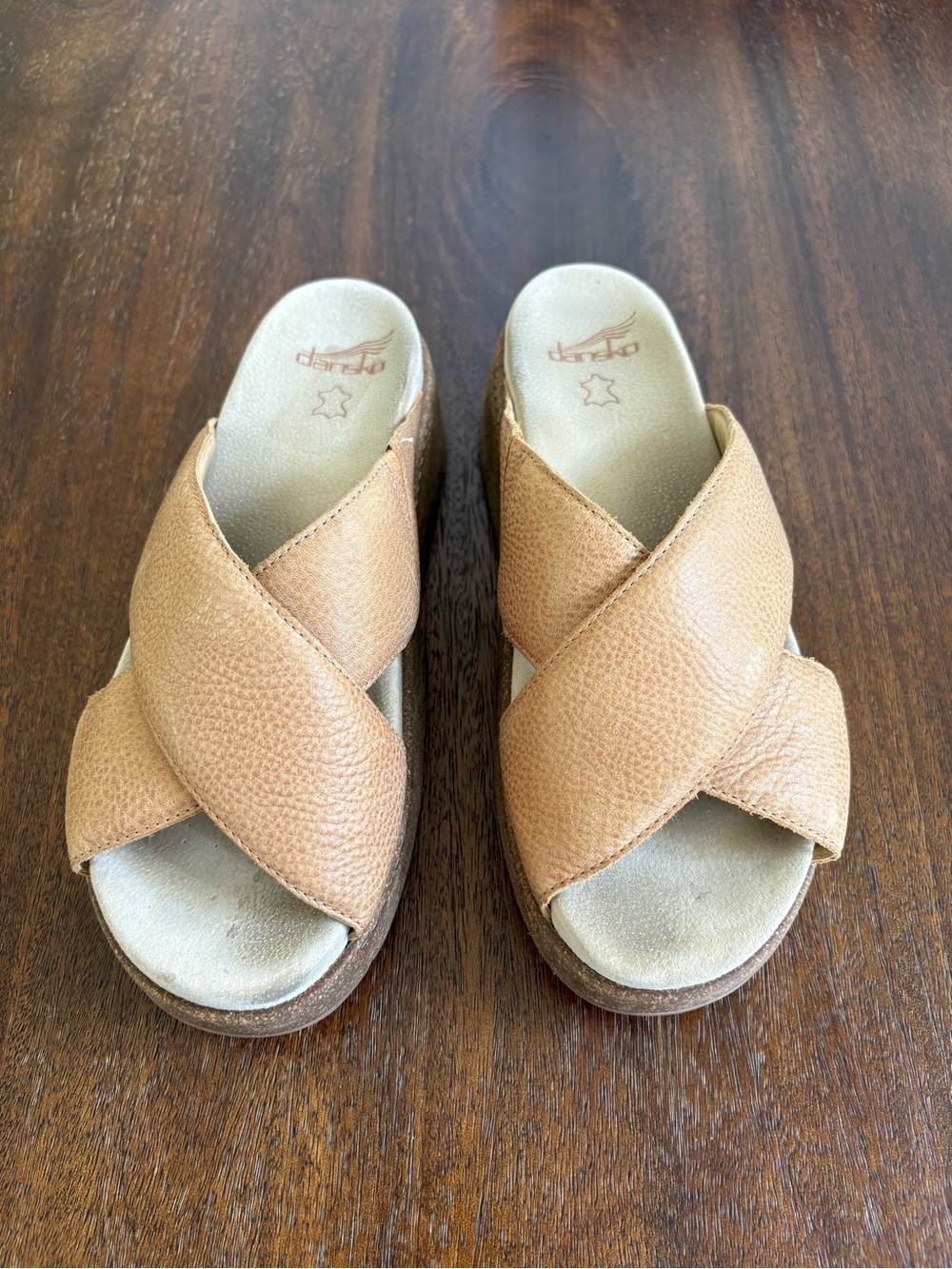 Dansko Women EU 41 Bridget Distressed Honey Leather Platform Slides Sandal Shoes - Picture 2 of 8